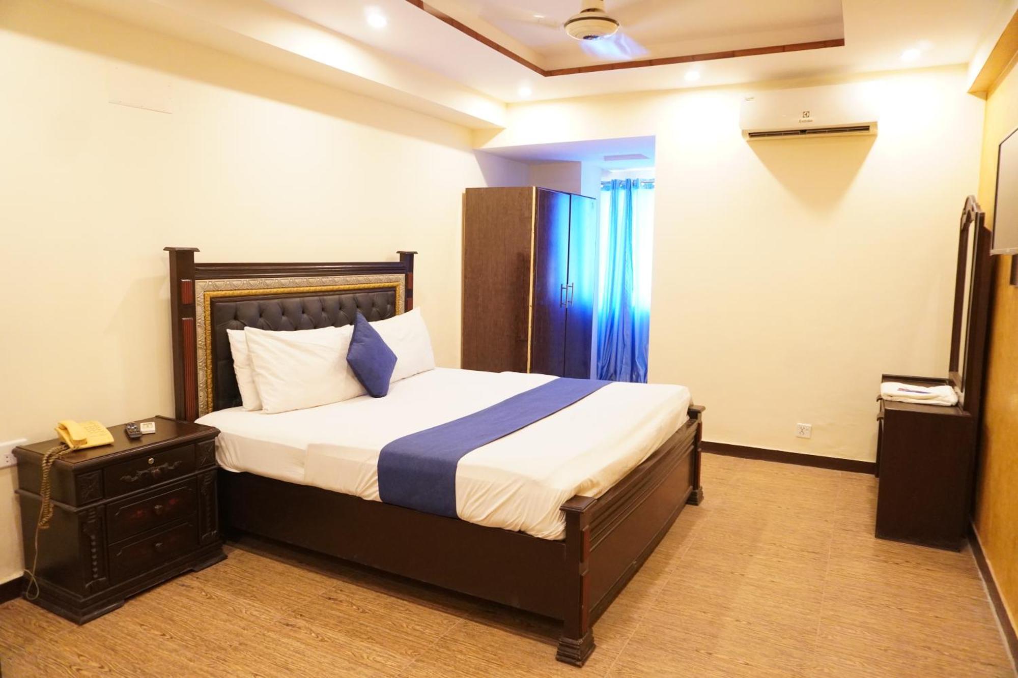 National Hotel Lahore Eksteriør bilde