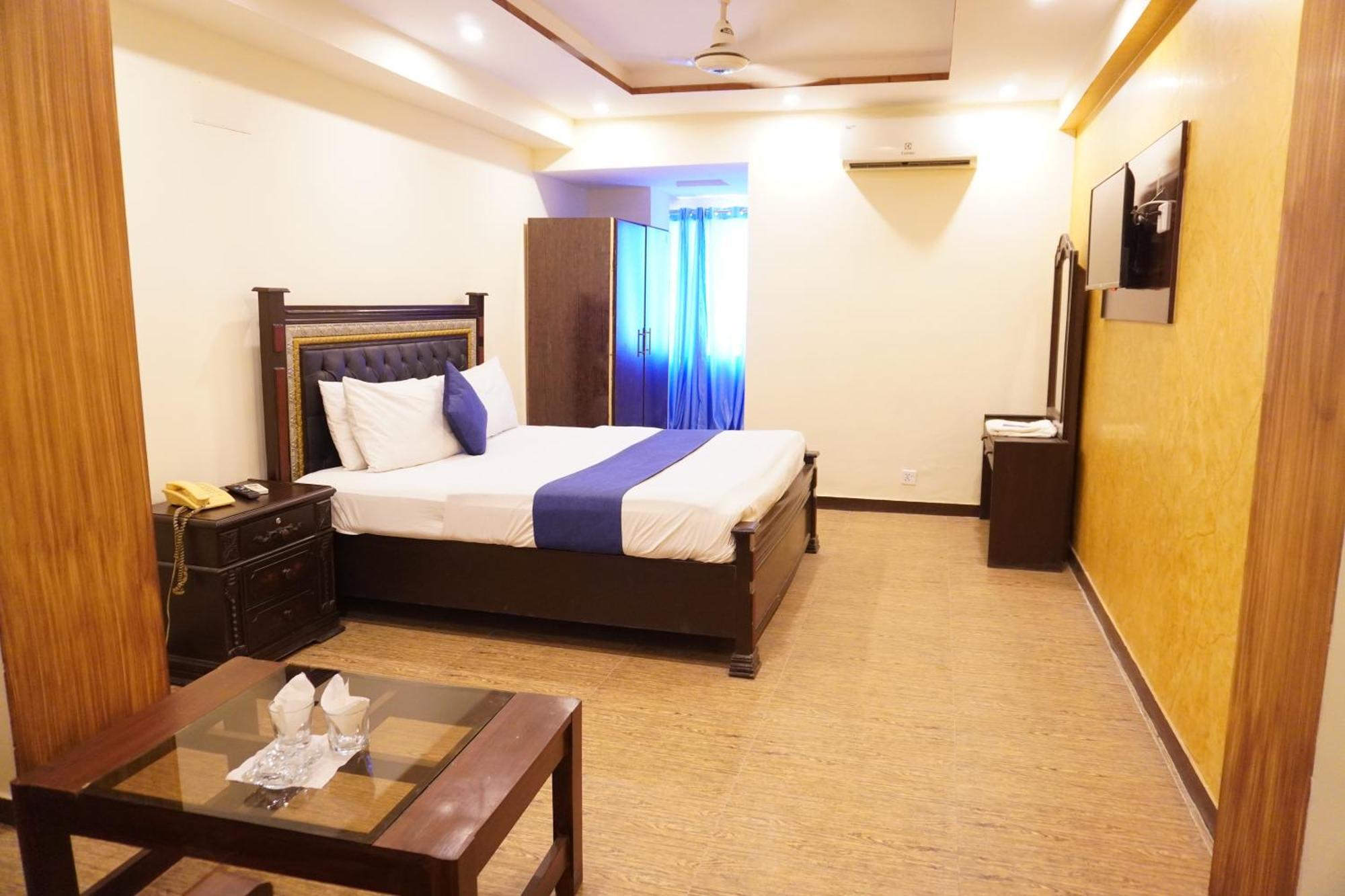 National Hotel Lahore Eksteriør bilde