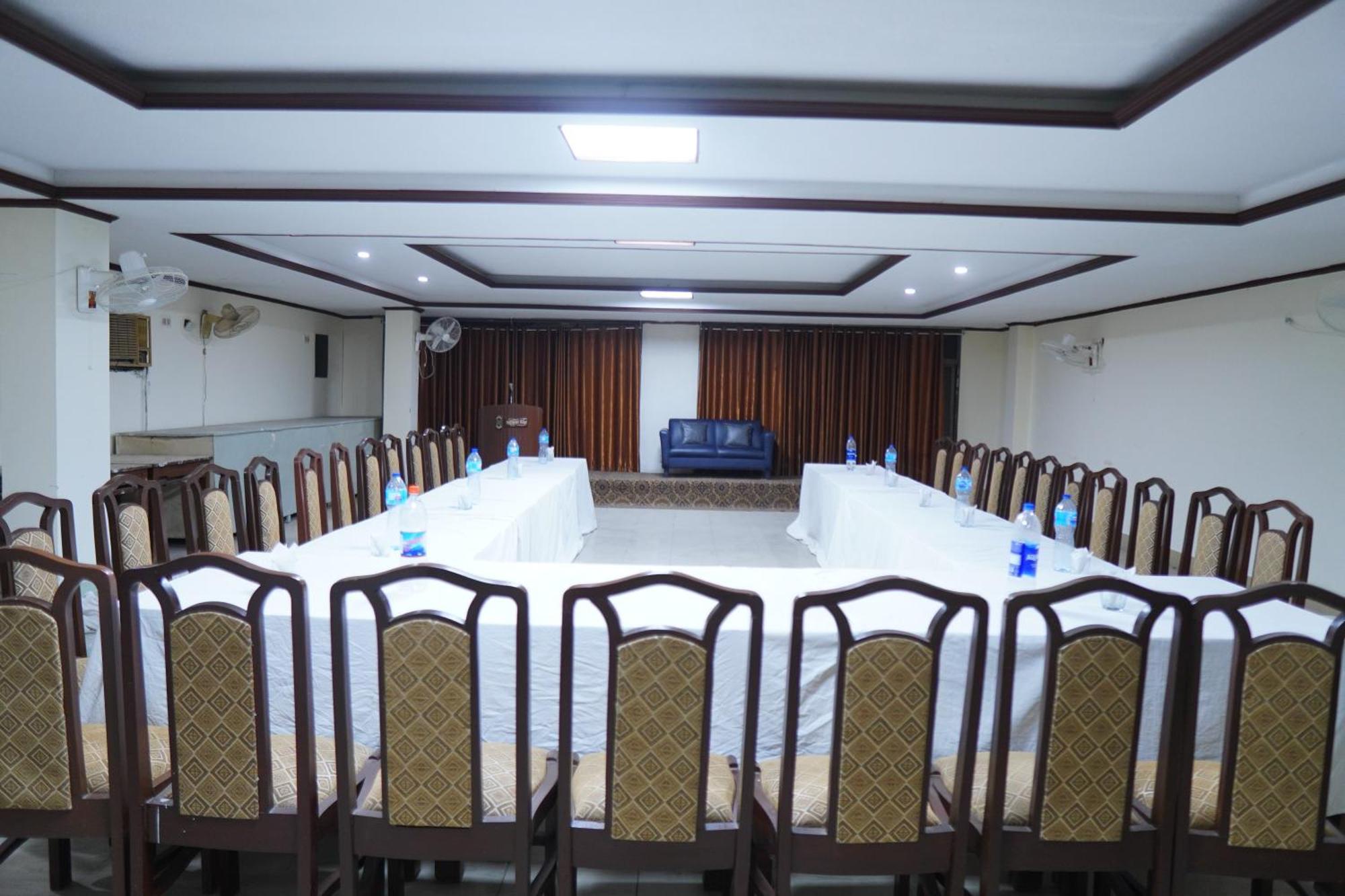 National Hotel Lahore Eksteriør bilde