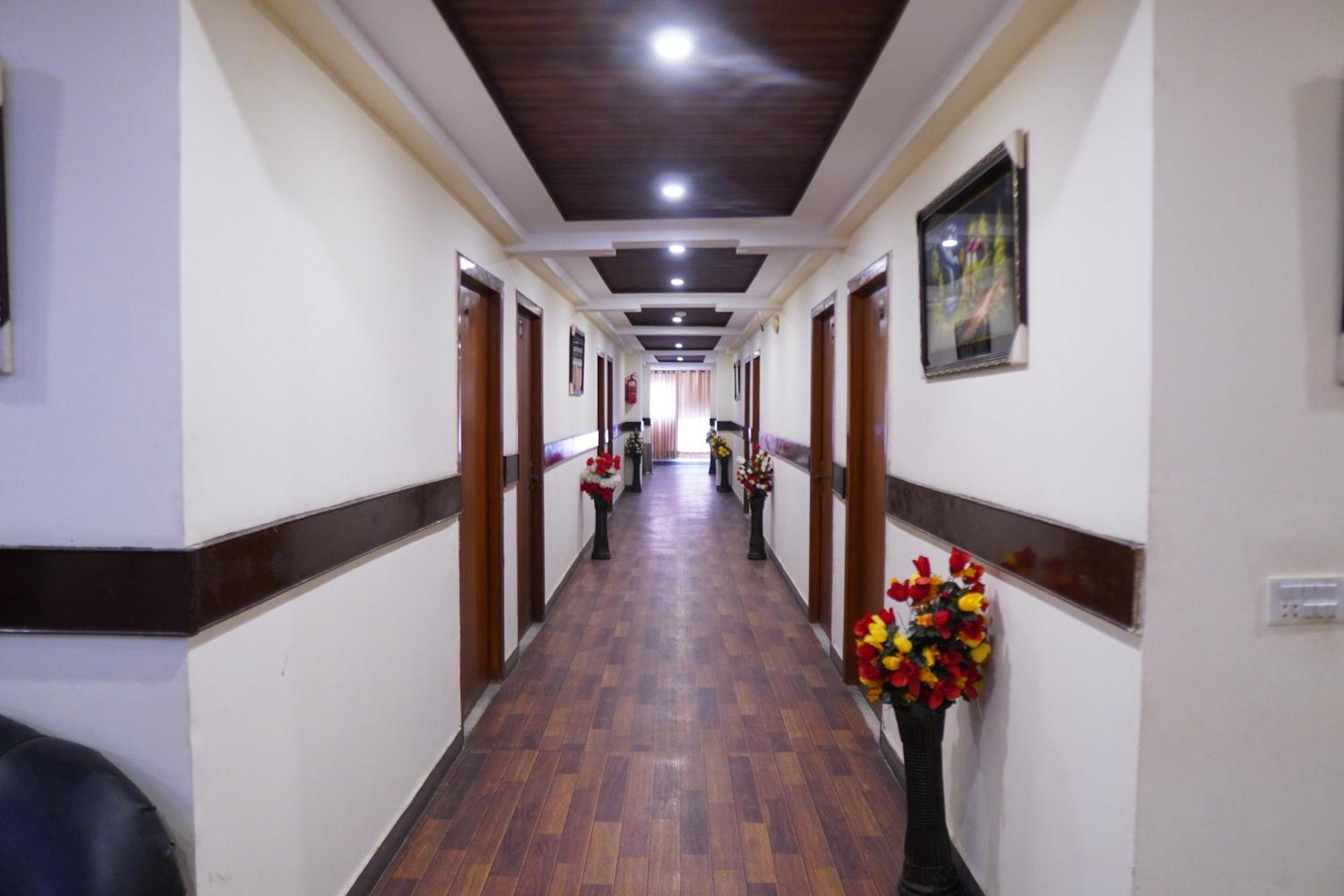 National Hotel Lahore Eksteriør bilde