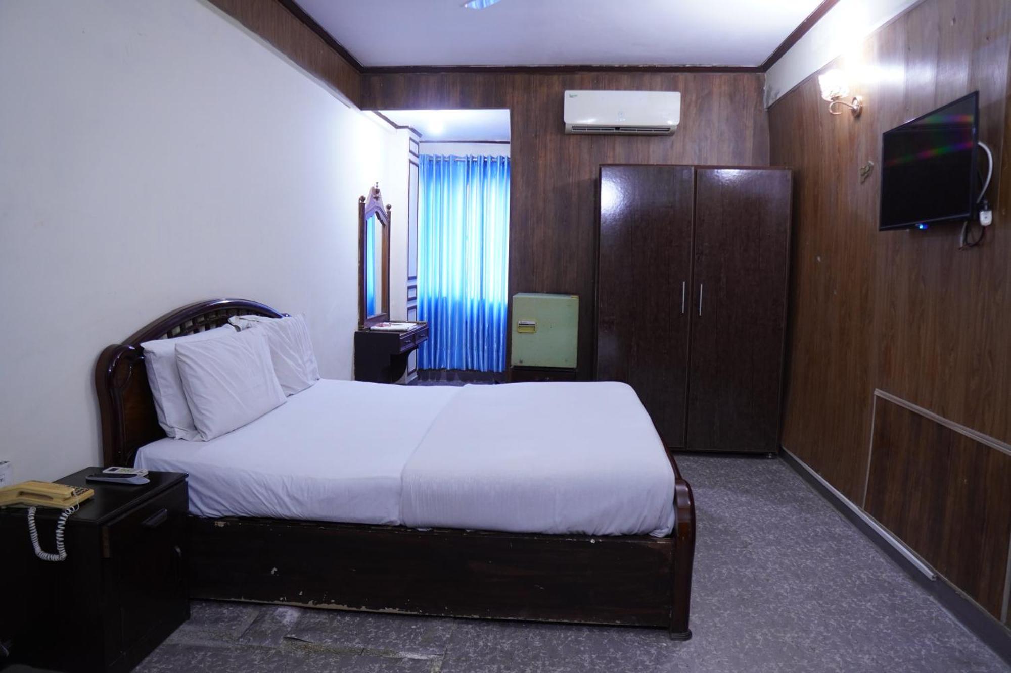 National Hotel Lahore Eksteriør bilde