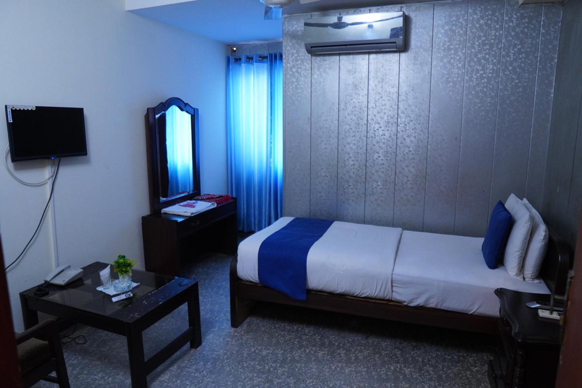 National Hotel Lahore Eksteriør bilde